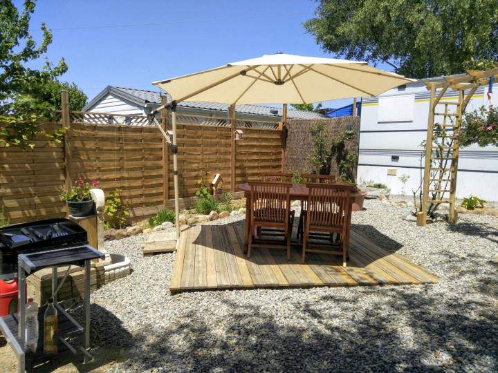 Terrasse camping Bagnères-de-Bigorre